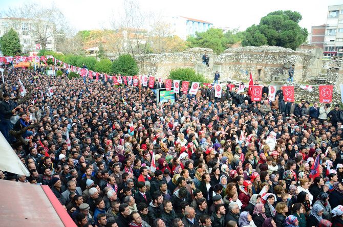 MHP LİDERi DEVLET BAHÇELİ AKHİSARLILAR İLE BULUŞTU